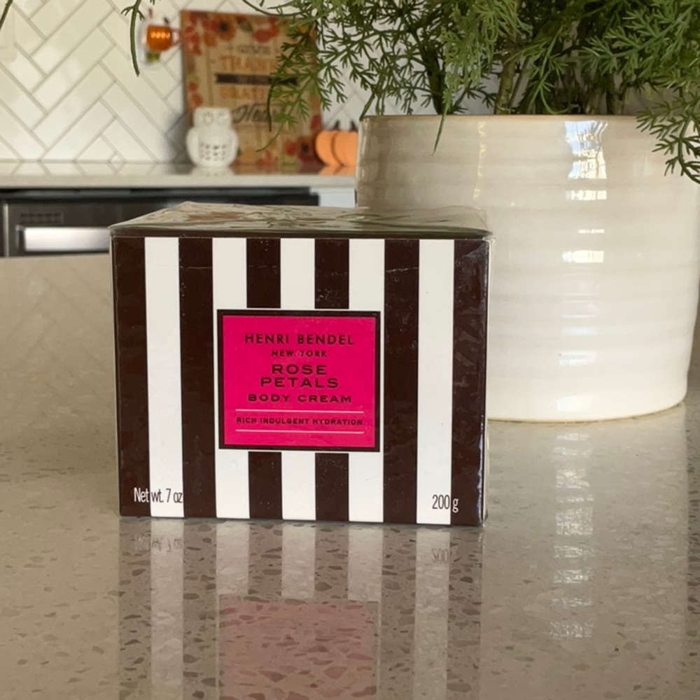 Henri Bendel sealed Rose Petals body cream 7 oz RARE